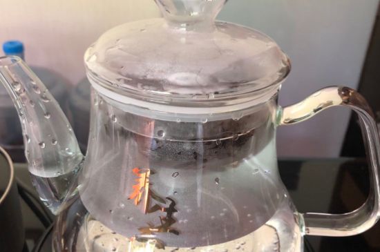 蒸茶和煮茶的區(qū)別，蒸茶和煮茶哪個(gè)好