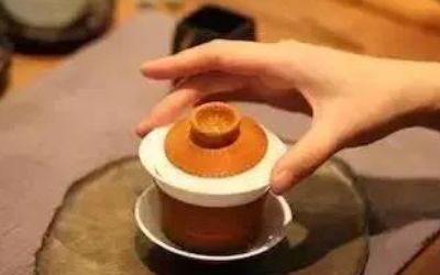 三才蓋碗的正確拿法，三才蓋碗抓碗法圖解