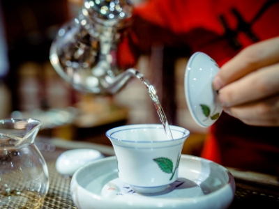 千萬(wàn)別做兼職茶藝師，女人學(xué)茶藝好嗎？