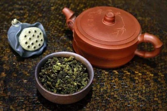 泡大紅袍、肉桂和水仙可以用一個紫砂壺嗎，可以摻一起沖泡么？