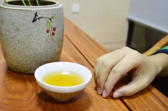 女人喝茶要行扣茶禮嗎，叩茶禮女士能用嗎？
