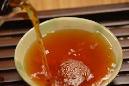 老茶浸蜜有什么功效，茶葉浸蜂蜜治咳嗽