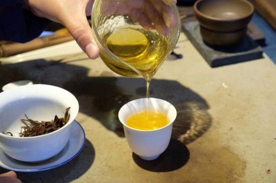 正常下一斤茶葉能喝多久，一個人一般一個月喝多少茶葉
