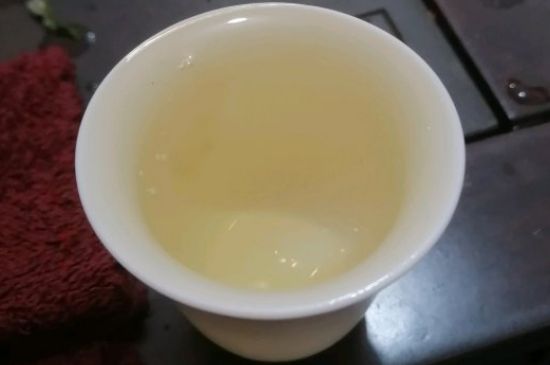 春茶上市白茶的好壞怎么區(qū)分，春白茶怎么分辨好不好？