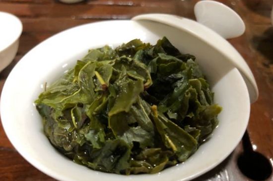 香精茶喝多了會怎么樣，茶葉加香精有什么害處？