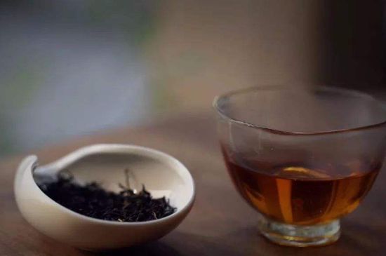 泡好的茶水放冰箱能保存多久，泡好的茶冷藏放多久？