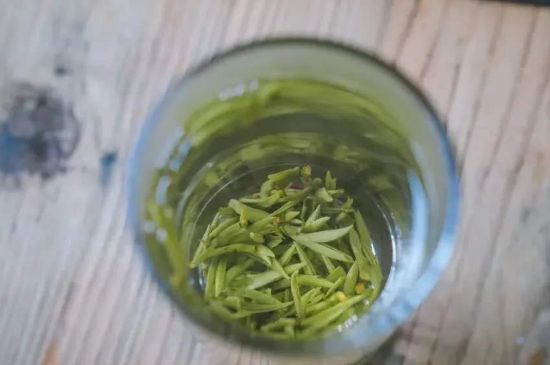 泡好的茶水放冰箱能保存多久，泡好的茶冷藏放多久？