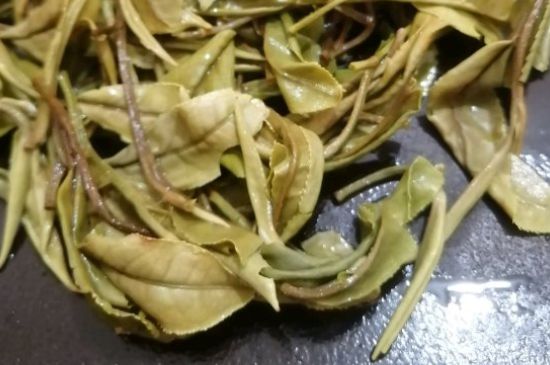 春茶上市白茶的好壞怎么區(qū)分，春白茶怎么分辨好不好？
