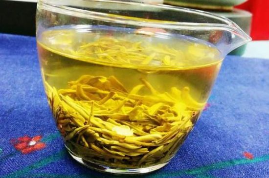 老茶和新茶哪個(gè)好，老茶好喝還是新茶好喝