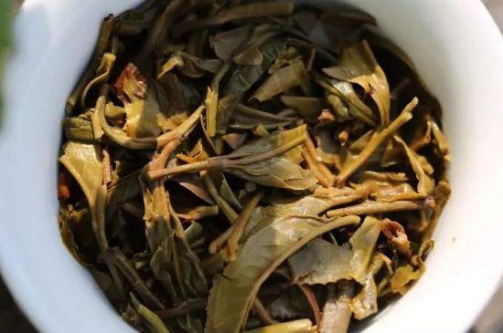 什么茶葉容易放香精，香精茶有什么危害？