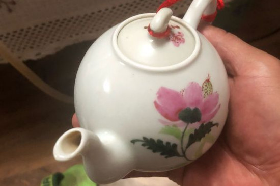 瓷壺適合泡什么茶，瓷器茶具喝什么茶好