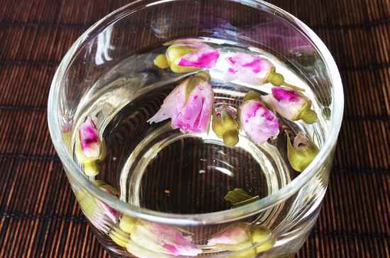 玫瑰花和茉莉茶一起泡有什么作用，玫瑰茉莉花茶的功效