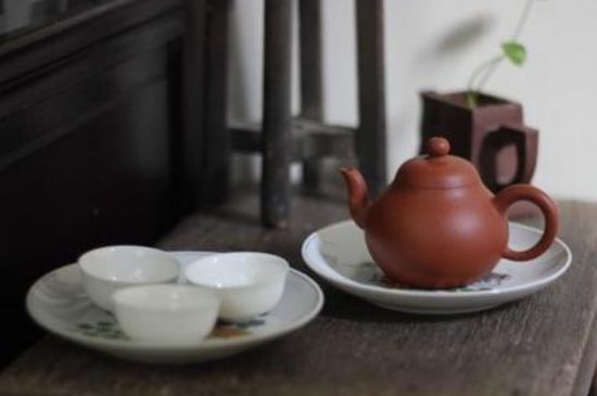 本山綠泥壺適合沖泡什么茶，紫砂壺本山綠最適合什么茶？