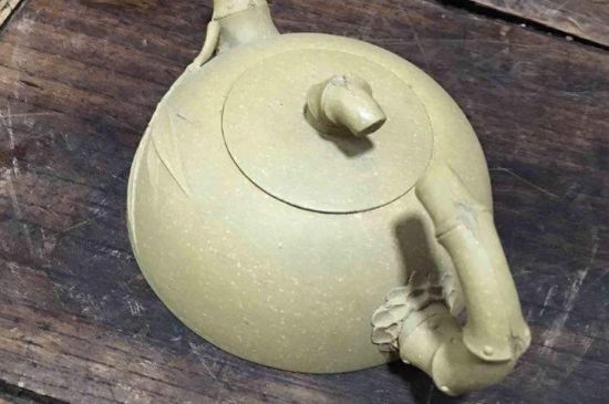 本山綠泥紫砂壺小黑點(diǎn)多嗎，真正本山綠泥會(huì)吐黑嗎？