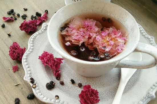 玫瑰花的最佳搭配，喝玫瑰花茶搭配什么喝好？