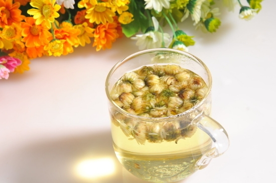 喝菊花茶有什么效果，女人長期喝菊花茶好嗎？