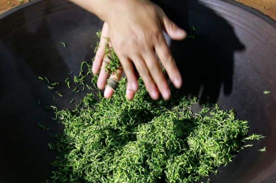 茶葉怎么炒制才香，怎樣炒茶葉更香？