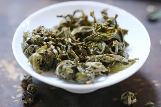 茉莉龍珠泡開后為什么都是梗，茉莉龍珠泡開后什么樣？