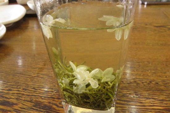 茉莉龍珠可以和什么一起泡茶，茉莉龍珠茶能加蜂蜜嗎？