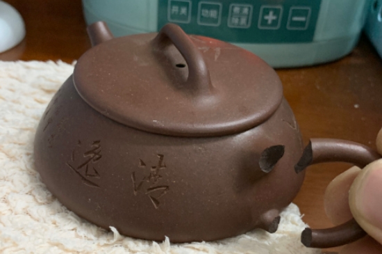 新買的紫砂壺為什么會(huì)裂，真的紫砂壺是不是很容易開裂？