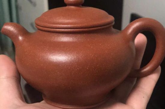 正宗紫砂壺多少錢一套，一套正宗宜興紫砂壺什么價格