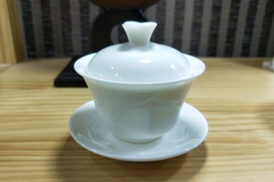 常見的七大材質(zhì)的茶具優(yōu)缺點，用什么材質(zhì)的茶具泡茶最好？