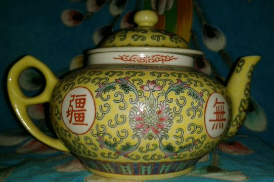 瓷壺適合泡什么茶，瓷器茶具喝什么茶好