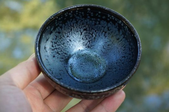 怎么鑒別建盞化學(xué)釉，真假建盞的對(duì)比與辨別