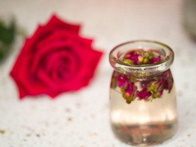 玫瑰花茶能豐胸嗎，天然豐胸花茶