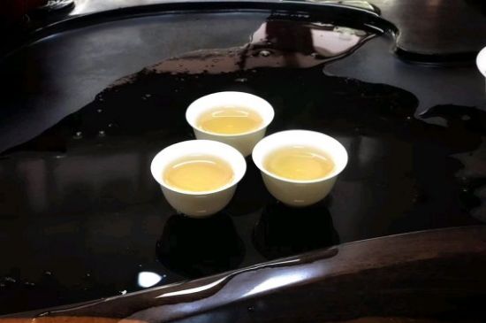蜜蘭香好還是鴨屎香好，鳳凰單叢茶蜜蘭香和鴨屎香特點有哪些？