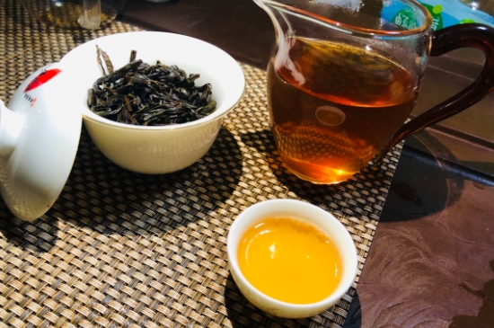 為什么喝巖茶會(huì)上火，巖茶喝多上火怎么辦？