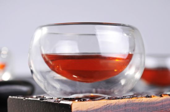 紅茶放置10年還能喝嗎，多年過期紅茶居然還能喝？