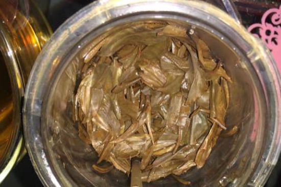金駿眉有幾個(gè)品種分哪幾個(gè)級(jí)別？按茶樹(shù)劃分5個(gè)等級(jí)！