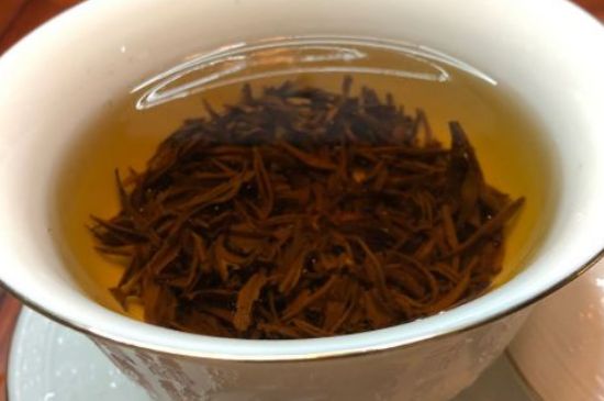 女人晚上喝紅茶好嗎，女人紅茶啥時候喝最好？