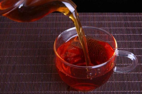 紅茶會(huì)加重濕氣嗎，喝什么茶能去除體內(nèi)濕氣