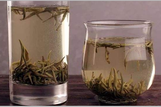 西湖龍井茶毫和發(fā)霉區(qū)別圖片，長(zhǎng)霉的龍井茶葉會(huì)是什么樣？