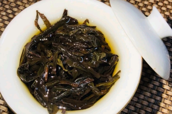 長(zhǎng)期喝巖茶會(huì)上火嗎？巖茶這樣喝了容易上火！