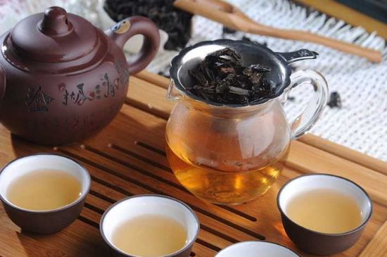 母樹(shù)大紅袍給誰(shuí)喝了，為什么母樹(shù)大紅袍叫三棵六株？