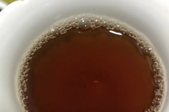 老白茶上火還是去火？夏季喝煮的老白茶會容易上火！