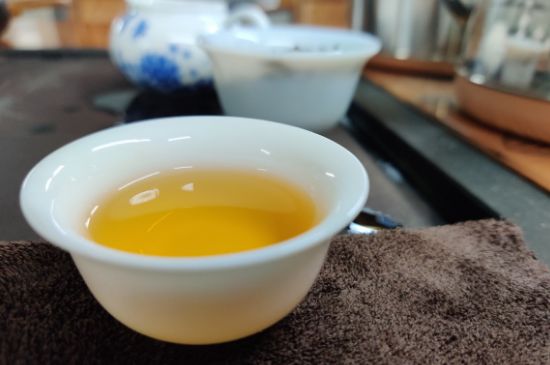 蜜蘭香好還是鴨屎香好，鳳凰單叢茶蜜蘭香和鴨屎香特點有哪些？