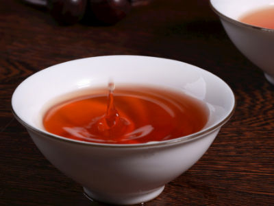 紅茶和綠茶的區(qū)別，常喝紅茶好還是綠茶好？